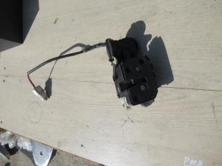 замок двери задней левой Mazda 323 6 поколение 1999