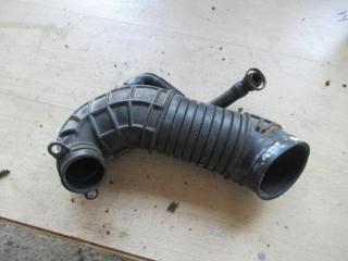 патрубок воздушного фильтра Audi A4 B6 2006, 2.0 л., дизель, МКПП, седан, 8E0129615J