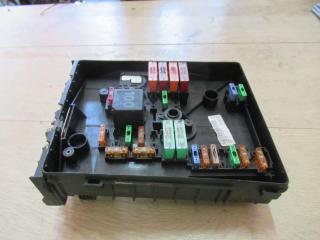 блок предохранителей Volkswagen Golf 4 поколение 2004, 1K0937125A