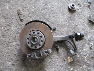 ступица передняя левая Audi A6 4B/C5 1999, 2.4 л., бензин