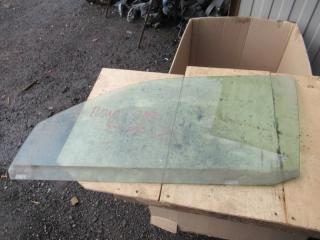 стекло двери передней левой Volkswagen Polo 3 поколение [рестайлинг] 2000, хетчбэк 5 дв.