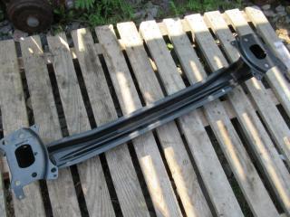 усилитель бампера переднего Volkswagen Touran 1 поколение 2003