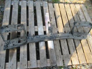 передняя панель крепления облицовки (телевизор) Renault Laguna 1 поколение 1996