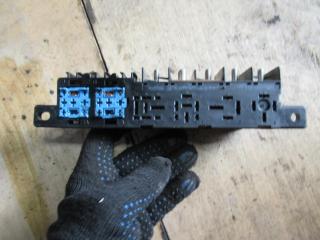 блок предохранителей Audi A4 B5 1998, 2.4 л., бензин, МКПП, универсал, 8L0941882A