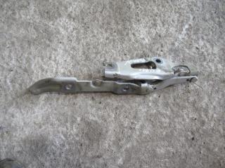 петля капота BMW 3 серия E90/E91/E92/E93 2007, 2.0 л., дизель, МКПП, седан, 70606287