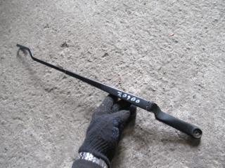 щеткодержатель (поводок стеклоочистителя, дворник) Volkswagen Golf 4 поколение 2001, 1.4 л., бензин, МКПП, хетчбэк 5 дв., 1J1955409A