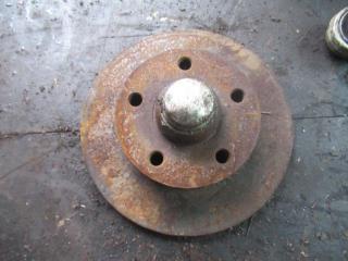 ступица задняя левая Volkswagen Passat B3 1991