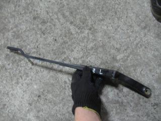 щеткодержатель (поводок стеклоочистителя, дворник) Volkswagen Golf 1 поколение 1992, 1H1955409C