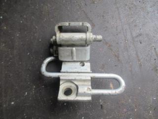 петля двери Volkswagen Golf 3 поколение 1999, 1J4833412