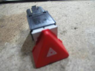 кнопка аварийной сигнализации Volkswagen Touran 1 поколение 2006, 2.0 л., дизель, АКПП, минивэн