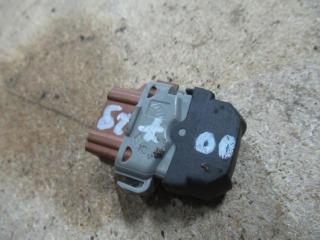 кнопка стеклоподъемника Renault Clio 2 поколение [2-й рестайлинг] 2009, 1.2 л., бензин, МКПП, хетчбэк 5 дв.