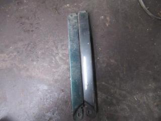 ресничка (ус) правой фары Audi A6 4A/C4 1996