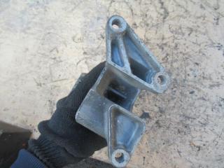 кронштейн двигателя Volkswagen Passat B5 1999, 2.3 л., бензин, 3B0199308