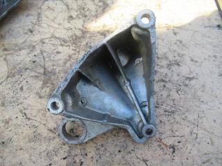 кронштейн КПП Audi A4 B5 1998, 8D0399114L