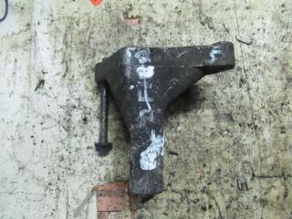 кронштейн КПП Volkswagen Golf 1 поколение 1992