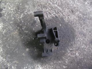 кронштейн (крепление) Volkswagen Golf 3 поколение 1994, 1.9 л., дизель