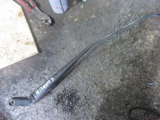 щеткодержатель (поводок стеклоочистителя, дворник) Skoda Octavia 1 поколение (A4) [рестайлинг] 2000, 1U1955410A