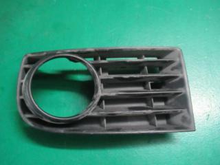 заглушка (решетка) в бампер Volkswagen Golf 4 поколение 2004, 1K0853665B