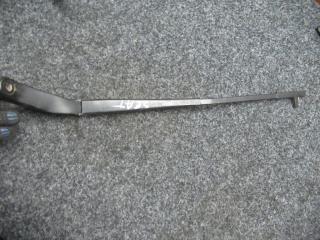 щеткодержатель (поводок стеклоочистителя, дворник) SEAT Alhambra 1 поколение [рестайлинг] 2002, 1.8 л., бензин, МКПП, универсал, 7M3955409