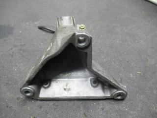 кронштейн двигателя Volkswagen Passat B5 1998, 8D0199308M