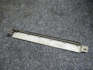 ресничка (ус) правой фары Mercedes-Benz W124 1 поколение 1990