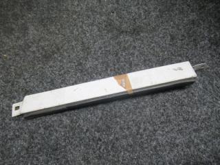 ресничка (ус) левой фары Mercedes-Benz W124 1 поколение 1988