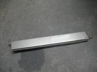 ресничка (ус) правой фары Mercedes-Benz W124 1 поколение 1990