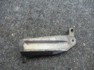 кронштейн двигателя Volkswagen Golf 1 поколение 1992, 1.6 л., бензин, 1H0199354F