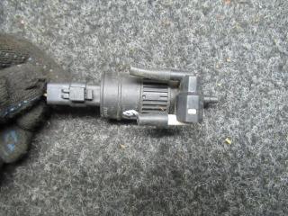 насос (моторчик) омывателя стекла Renault Clio 2 поколение [рестайлинг] 2003, 1.5 л., дизель, МКПП, хетчбэк 5 дв.