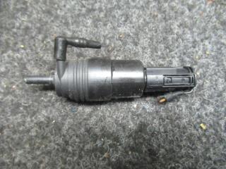 насос (моторчик) омывателя стекла Volkswagen Touareg 1 поколение 2005, 3.0 л., дизель, МКПП, внедорожник 5 дв.