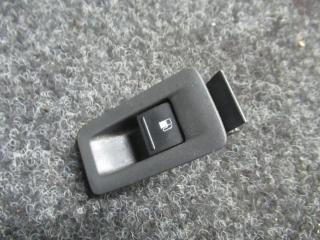 кнопка открытия лючка топливного бака Volkswagen Golf Plus 1 поколение 2006, 5M0959551A