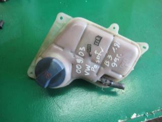 бачок расширительный Volkswagen Passat B5 1999, 1.8 л., бензин, МКПП, седан, 8D0121403L