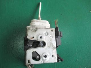 замок двери передней правой Audi A4 B5 1997, 2.4 л., бензин, МКПП, седан, 8D1837016F