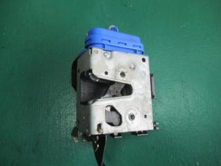 замок двери передней правой Audi A4 B5 1997, 1.8 л., бензин, МКПП, седан, 8D0839016A