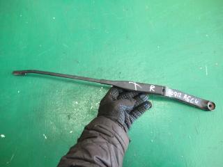 щеткодержатель (поводок стеклоочистителя, дворник) Audi A6 4A/C4 1994, 2.5 л., дизель, МКПП, универсал, 4A1955408A