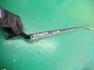 щеткодержатель (поводок стеклоочистителя, дворник) Ford Fiesta 5 поколение 2003, 2S6117526AC