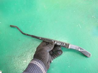 щеткодержатель (поводок стеклоочистителя, дворник) Daewoo Nexia 1 поколение 1998