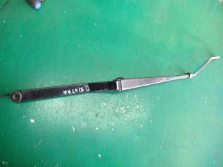 щеткодержатель (поводок стеклоочистителя, дворник) Opel Sintra 1 поколение 1997, 89813564