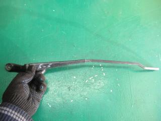 щеткодержатель (поводок стеклоочистителя, дворник) Volkswagen Passat B5 1999, 3B1955410