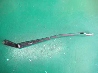 щеткодержатель (поводок стеклоочистителя, дворник) Volkswagen Golf 3 поколение 1994, 1H1955410A