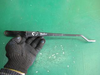 щеткодержатель (поводок стеклоочистителя, дворник) Volkswagen Polo 3 поколение 1999, 6K1955408F