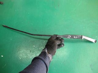 щеткодержатель (поводок стеклоочистителя, дворник) Opel Omega B 1997, 90493823