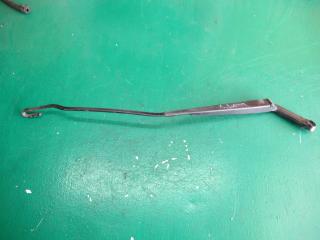 щеткодержатель (поводок стеклоочистителя, дворник) SEAT Toledo 2 поколение 2003, 1M1955410D