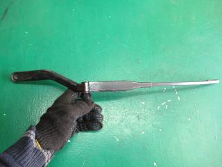 щеткодержатель (поводок стеклоочистителя, дворник) Opel Omega B 1999, 90493822