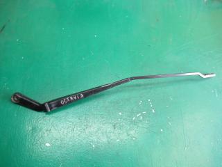 щеткодержатель (поводок стеклоочистителя, дворник) Skoda Octavia 1 поколение (A4) 1999, 1J1955410A