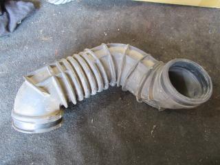 патрубок воздушного фильтра Ford Focus 1 поколение 1999, 1.4 л., бензин, 98AB9R504AD