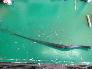 щеткодержатель (поводок стеклоочистителя, дворник) Opel Signum C 2003, 2.0 л., бензин, МКПП, универсал, 09185813RH