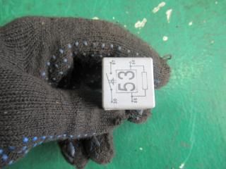 блок управления вентилятором (реле) Volkswagen Bora 1 поколение 1999, 1.6 л., бензин, МКПП, седан, 141951253B