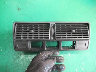 дефлектор обдува салона Volkswagen Golf 3 поколение 1999