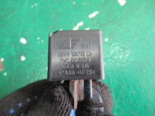 блок управления вентилятором (реле) Volkswagen Golf 3 поколение 1999, 1.4 л., бензин, МКПП, хетчбэк 5 дв., 7M0951253A